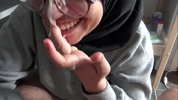 Pokaż A Muslim girl is disturbed when she sees her teachers big French cock najlepsze filmy