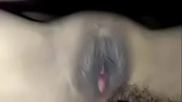 Tunjukkan Licking a beautiful girl's pussy and then using his cock to fuck her clit until he cums in her wet clit. Seeing it makes the cock feel so good. Playing with the hard cock doesn't stop her from sucking the cock, sucking the dick very well, cummin Filem terbaik