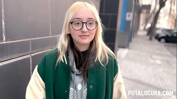 PutaLocura - Torbe catches blonde geek EmeJota and fucks her 최고의 영화 표시
