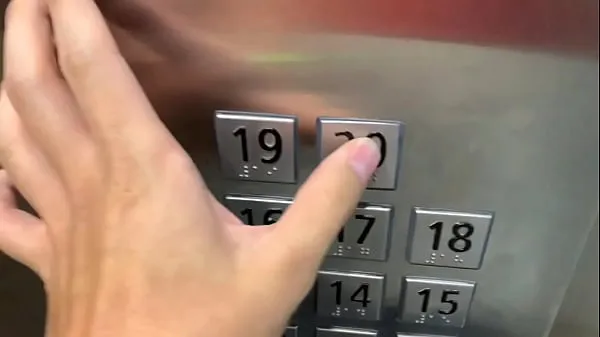 عرض Sex in public, in the elevator with a stranger and they catch us أفضل الأفلام