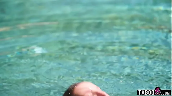 Mostra i Pool service worker Seth Gamble has curvy latina MILF Lexi Luna as a clientmigliori film