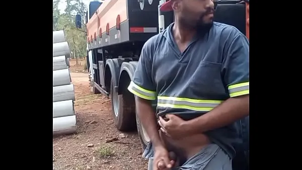 Show Worker Masturbating on Construction Site Hidden Behind the Company Truck best Movies